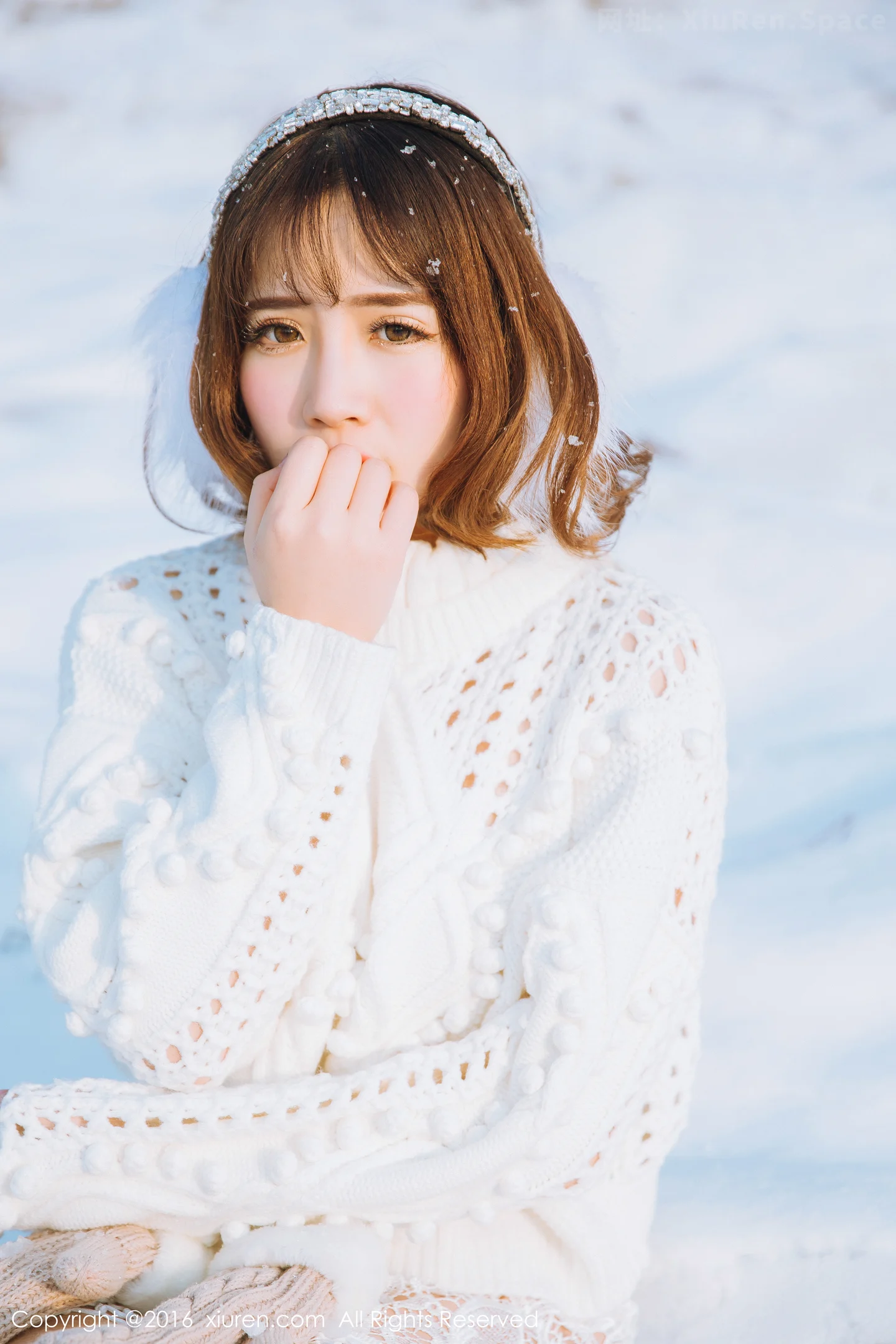 图片[5]-[XiuRen秀人网]VOL.484 嫩模徐cake雪地里白色缕空毛衣美丽冻人秀豪乳写真35P-秀人网官方网站